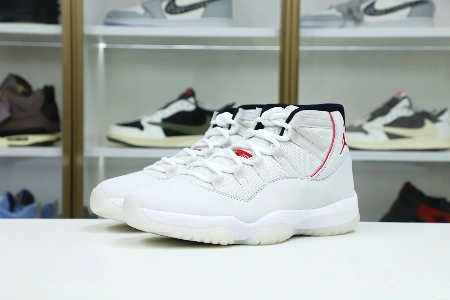 XI AIR JORDAN RETRO PLATINUM 11 TINT 0807